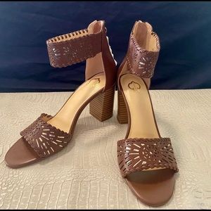 ⭐️NEW⭐️LEATHER Beautiful Brown Sandals